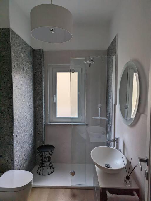 Modern And Comfortable Near The Subway Apartment Milan